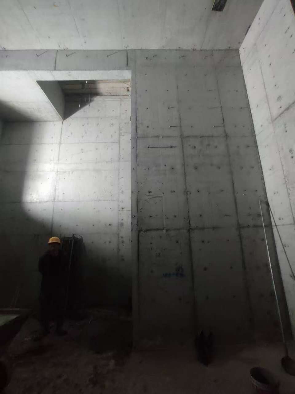 四川墙上开槽钢筋断了有影响吗